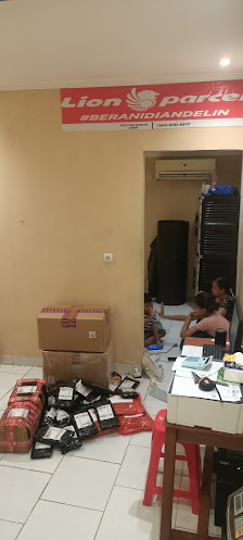 lion parcel gandaria H.Aom