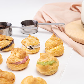 Loure Cakery - Basque Burnt Cheesecake & Kue Soes