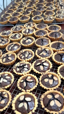 Lovely kue