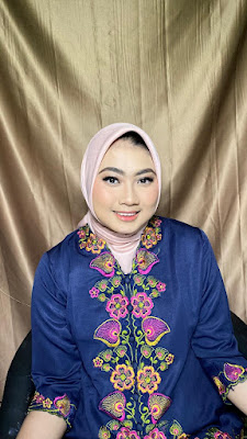 Make Up by Dyyy