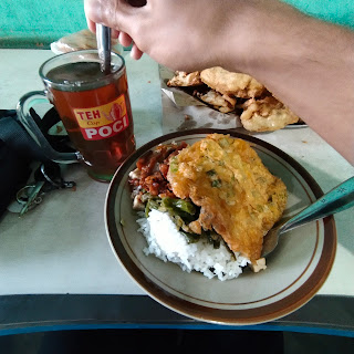 "Mbak Sri"