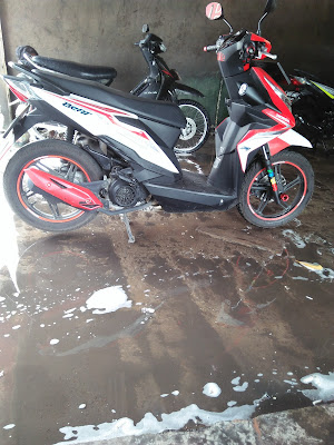 "Menerima Stem" Motor
