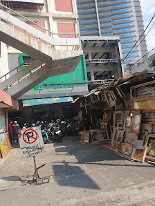 Metro Atom Plaza