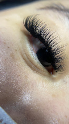 Mollaylashes & Makeup