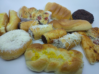 mom bread & donut