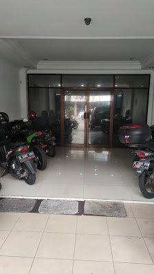 Mr Realty Roxy