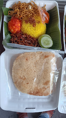 Nasi kuning flamboyan cikaret