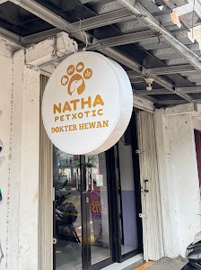 Natha Petxotic (Petshop & Dokter Hewan)