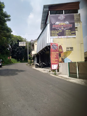Pandu motor tanjakan dekeng batu tulis