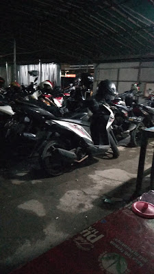 Parkir Motor Bedeng Depan