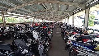 Parkiran Motor DPR/MPR