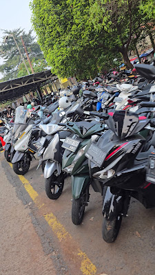 parkiran motor stasiun