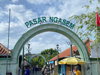 Pasar Tradisional Ngasem
