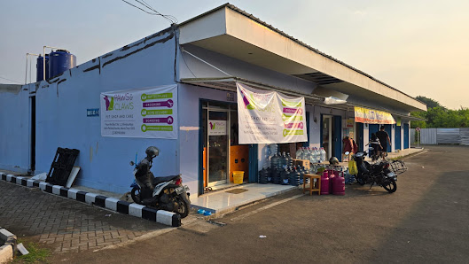 Paws & Claws Pet Shop and Care Halim