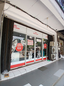 Paws & Claws Pet Shop and Care Pejaten Raya
