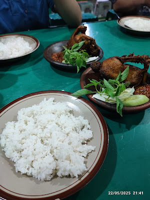 Penyetan Moro Seneng