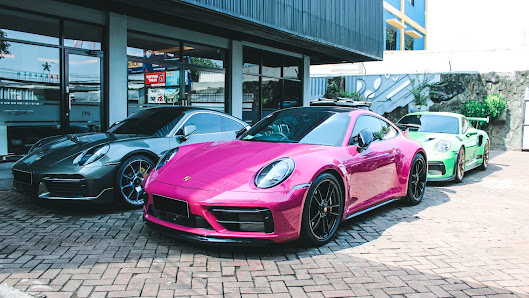 PORSHANGGAR Porsche Specialist by PORSWERKS