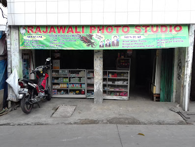 Rajawali Foto Kayu Besar