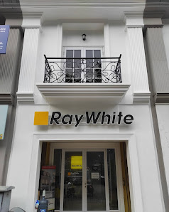 Ray White Puri Botanical