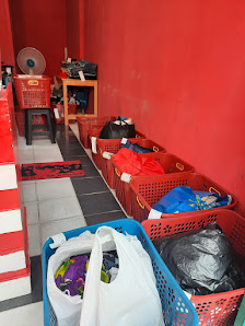 Red Spin Laundry