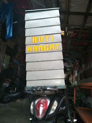 Roti Hangat Pak Muslih