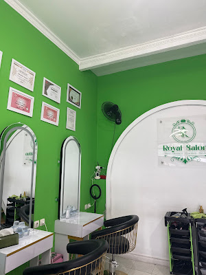 Royal Salon