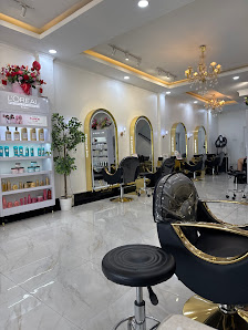 RR SALON SIGN