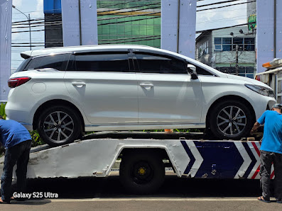 Sales mobil listrik byd jakarta