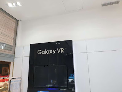Samsung Experience Store - Green Pramuka Square