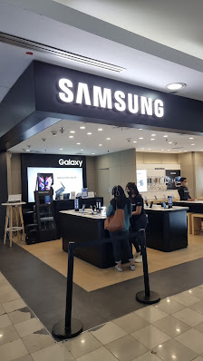 Samsung Experience Store - ITC Cempaka Mas blok K