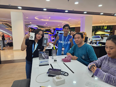 Samsung Experience Store - Lippo Mall Nusantara