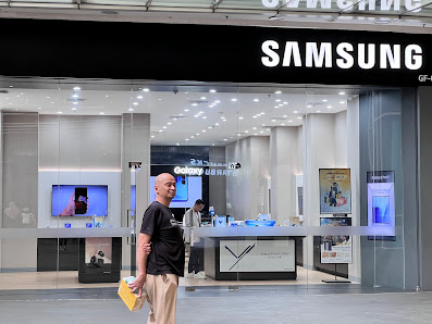 Samsung Experience Store - One Belpark Mall