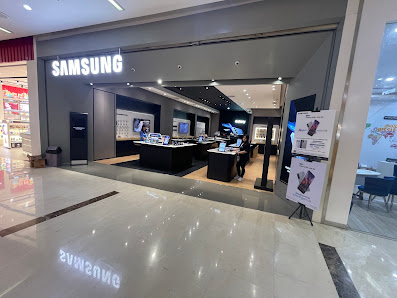 Samsung Experience Store Premium Bintaro X Change 2