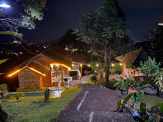 Saung Maranti Curug Seribu Villa Pink