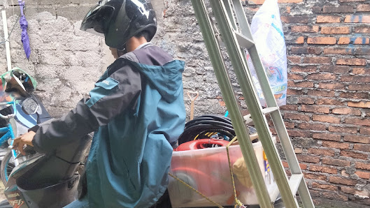 SERVIS AC ,MESIN CUCI, KULKAS, POMPA AIR DAN BONGKAR PASANG AC (ANUGRAH SERVIS)