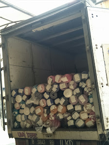 Sewa mobil box engkel