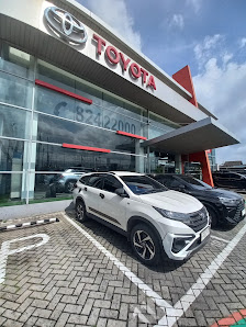 Showroom Toyota Auto 2000 Bekasi