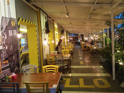 Sidewalk Cafe and Resto
