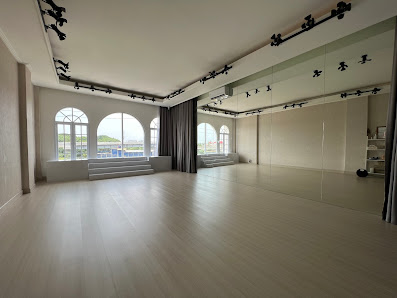 STUDIO 153 PLUIT