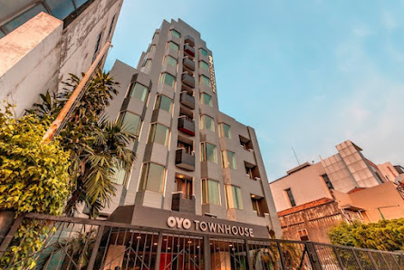 Super OYO Townhouse 2 Hotel Gunung Sahari