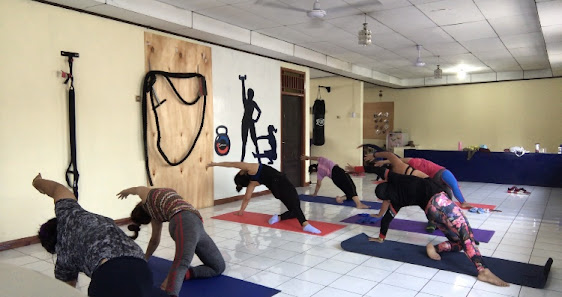 SuperFit Studio Senam