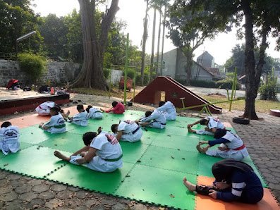 Tarung Derajat Satlat Sebret