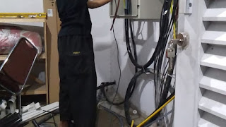 Teknisi AC & Teknisi listrik, pasang & buat panel listrik