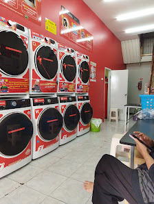 The Daily Wash Laundry Mawar Merah