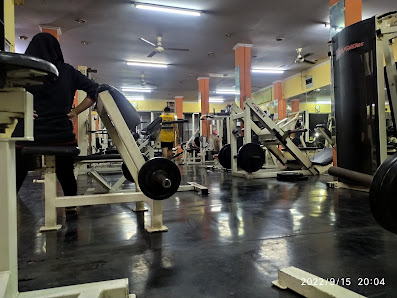 THE MAXMOER FIGHT GYM