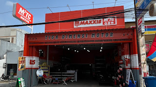 TIGA DIMENSI MOTOR (Bengkel & Ban Motor)