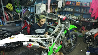 Tile Roots95 Bengkel Motor