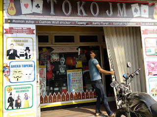 TOKO PERLENGKAPAN HALLOWEEN JAKARTA