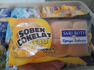Toko roti Duri Kosambi
