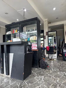Tommy Salon